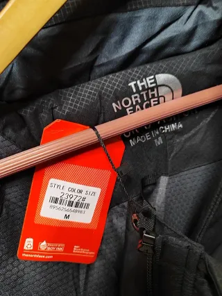 Chaqueta The North Face Negra con Capucha