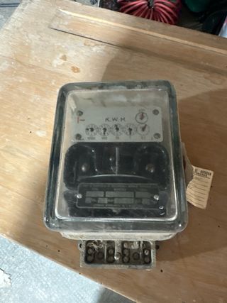 Contador de luz antiguo KWH