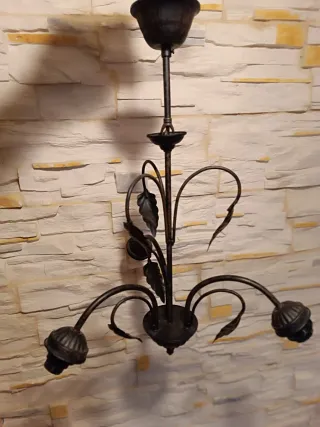 Lámpara de forja negra