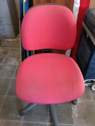 Silla de oficina roja