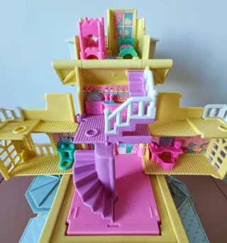 Polly Pocket Clubhouse (1995)
