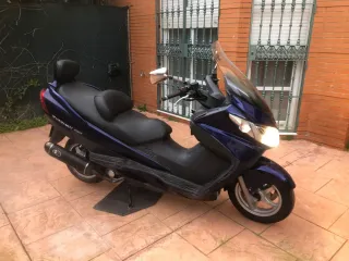 Suzuki Burgman 250 Azul