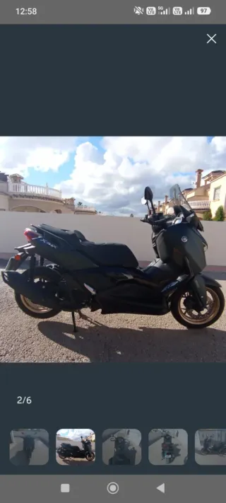 Yamaha XMAX tech max 125 Negra y Dorada 6700 km