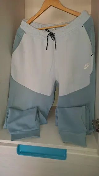 Pantalón chándal Nike azul y blanco