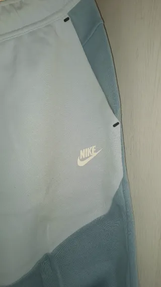 Pantalón chándal Nike azul y blanco