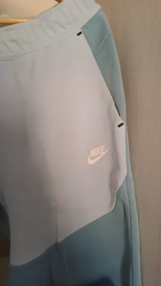 Pantalón chándal Nike azul y blanco