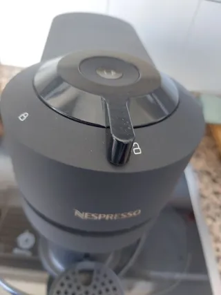 Cafetera Nespresso Vertuo Krups + Espumador