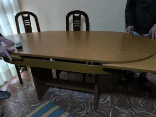 Mesa de comedor con 4 sillas