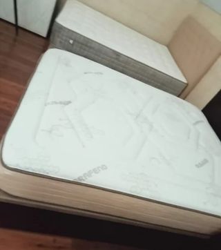 Canapé de polipiel y madera