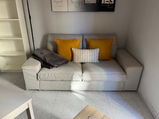 Sofá 2 plazas KIVIK IKEA gris claro