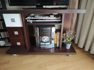 Mueble TV madera y blanco