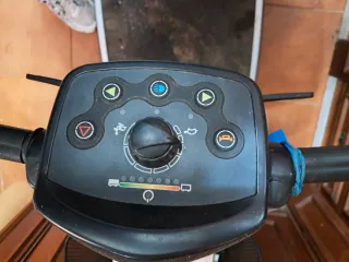 Moto eléctrica Invacare Leo Plata