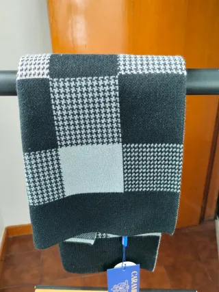 Bufanda Caramelo Gris y Negra nueva sin estrenar