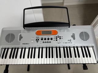 Teclado Medeli M5 Piano Eléctrico