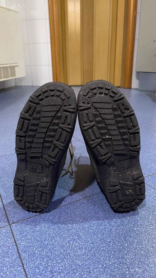 Botas de nieve forradas de mujer para nieve.