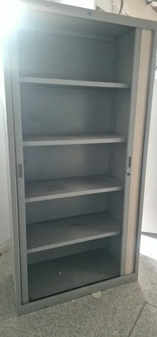 Armario oficina puertas correderas .