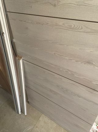 Puerta de madera estilo moderno