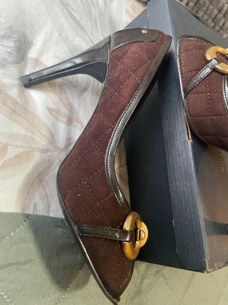 Zapatos Peep Toe Zara Marrones y Dorados