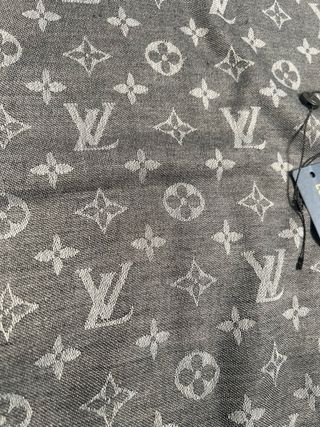 Sciarpa Louis Vuitton Grigia Monogram