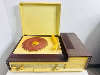 Radio Tocadiscos Philips Válvulas 1960