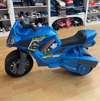 Moto correpasillos Feber azul