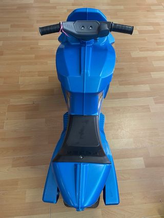 Moto correpasillos Feber azul