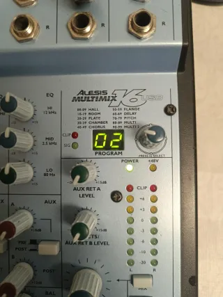 Mesa de mezclas alesis multimix 16 usb