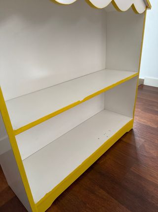 Estantería infantil casita blanca y amarilla