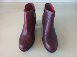 Botines Chacal de piel burdeos talla 38.Como nuevo