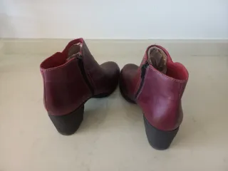 Botines Chacal de piel burdeos talla 38.Como nuevo