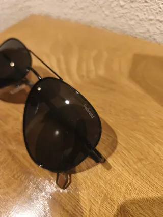 Gafas de sol Polaroid Aviador Negro.