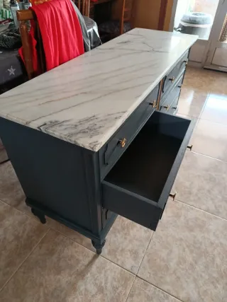 Cómoda, dos mesillas y espejo dormitorio