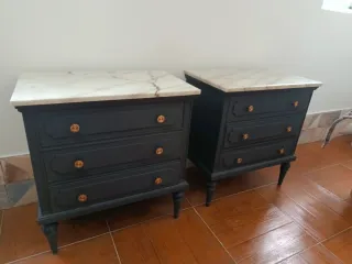 Cómoda, dos mesillas y espejo dormitorio