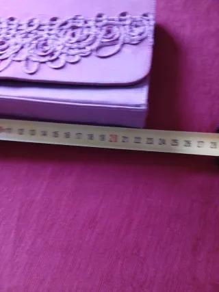 Cartera de fiesta rosa bordada