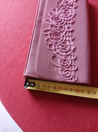 Cartera de fiesta rosa bordada