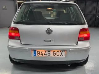 Volkswagen Golf 2003