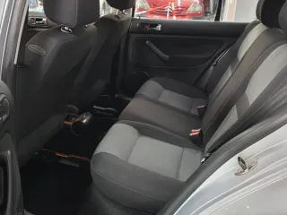 Volkswagen Golf 2003