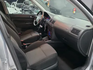 Volkswagen Golf 2003