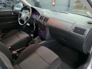 Volkswagen Golf 2003