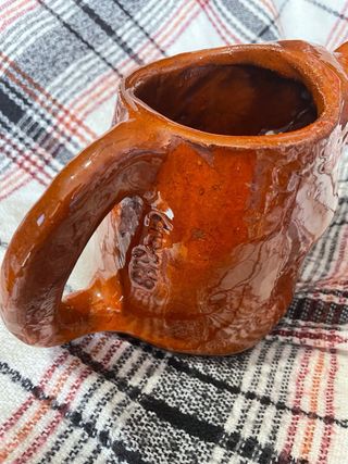 Jarra antigua hecha a mano