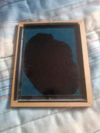 Cuadro con dibujo negro fondo espejo