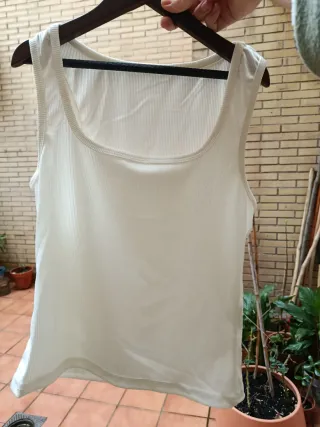 Camiseta sin mangas blanca