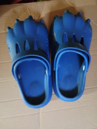 Sandalias rosas para niña