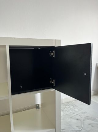 Estantería Kallax Ikea con puerta