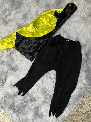 Disfraz de murciélago amarillo y negro