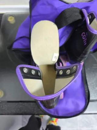 Patines 4 ruedas negros y morados Cony T.38