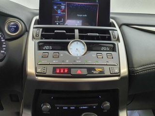 Lexus NX 300H PREMIUM 2WD