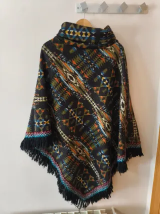 Poncho estampado étnico