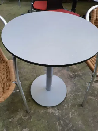 Lote de 6 mesas y 8 sillas aluminio,bares cafeteri