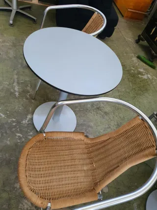 Lote de 6 mesas y 8 sillas aluminio,bares cafeteri